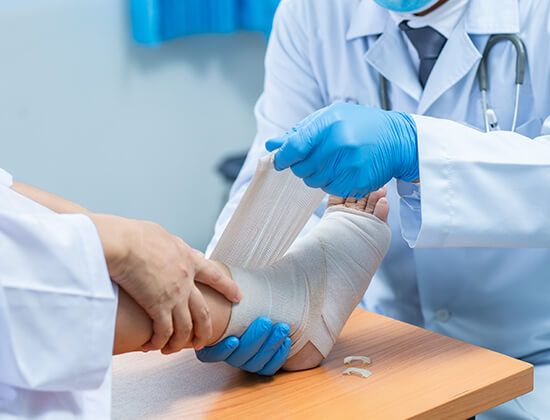 trauma surgery in delhi and noida dr vaibhav jain.jpg